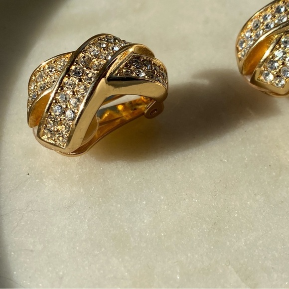 VINTAGE gold plated Christian Dior clip on earrings - Picture 2 of 16